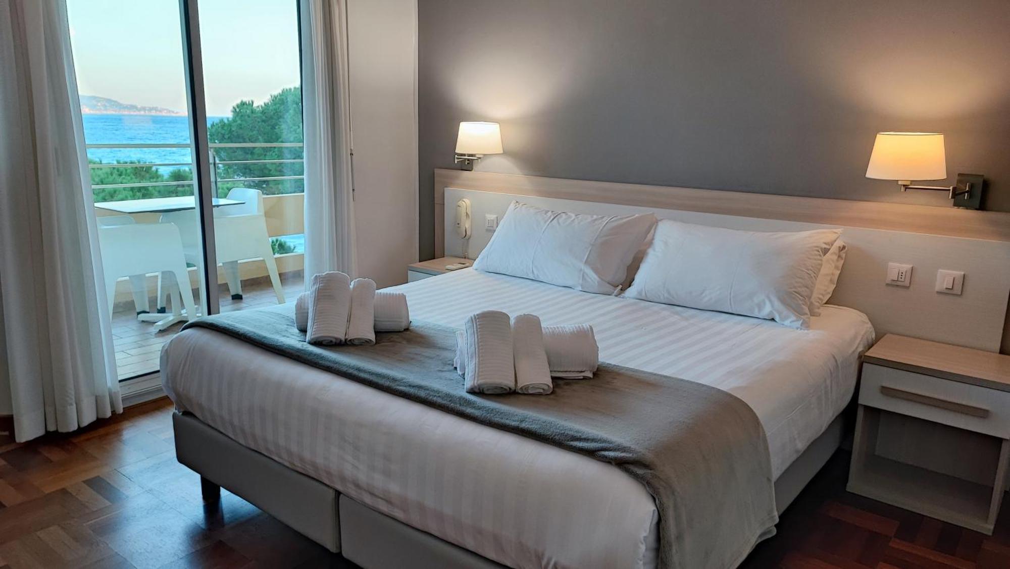 Hotel Alexandra Рокбрюн-Кап-Мартин Екстериор снимка